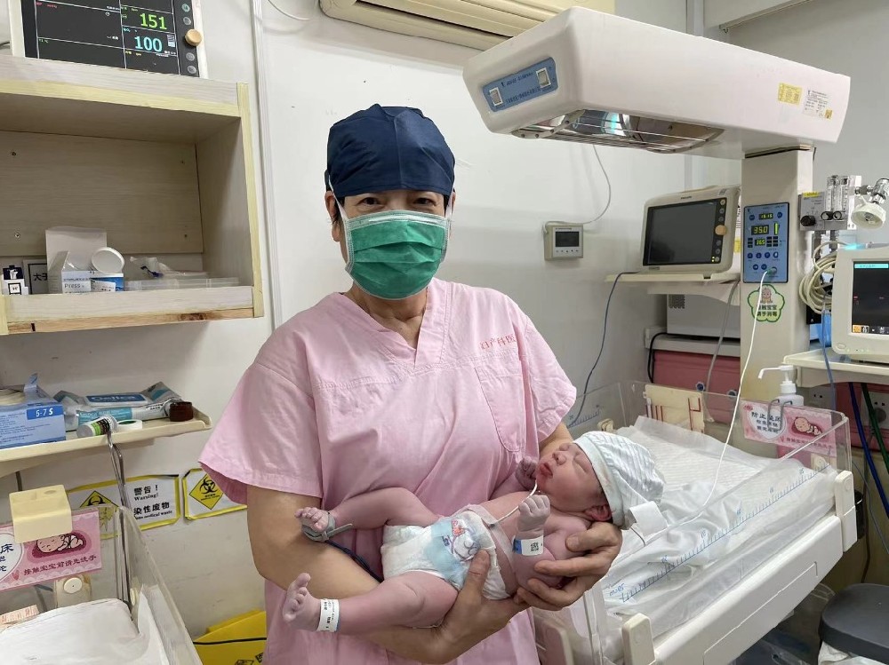 中国首例实施多基因疾病检测的试管婴儿降生